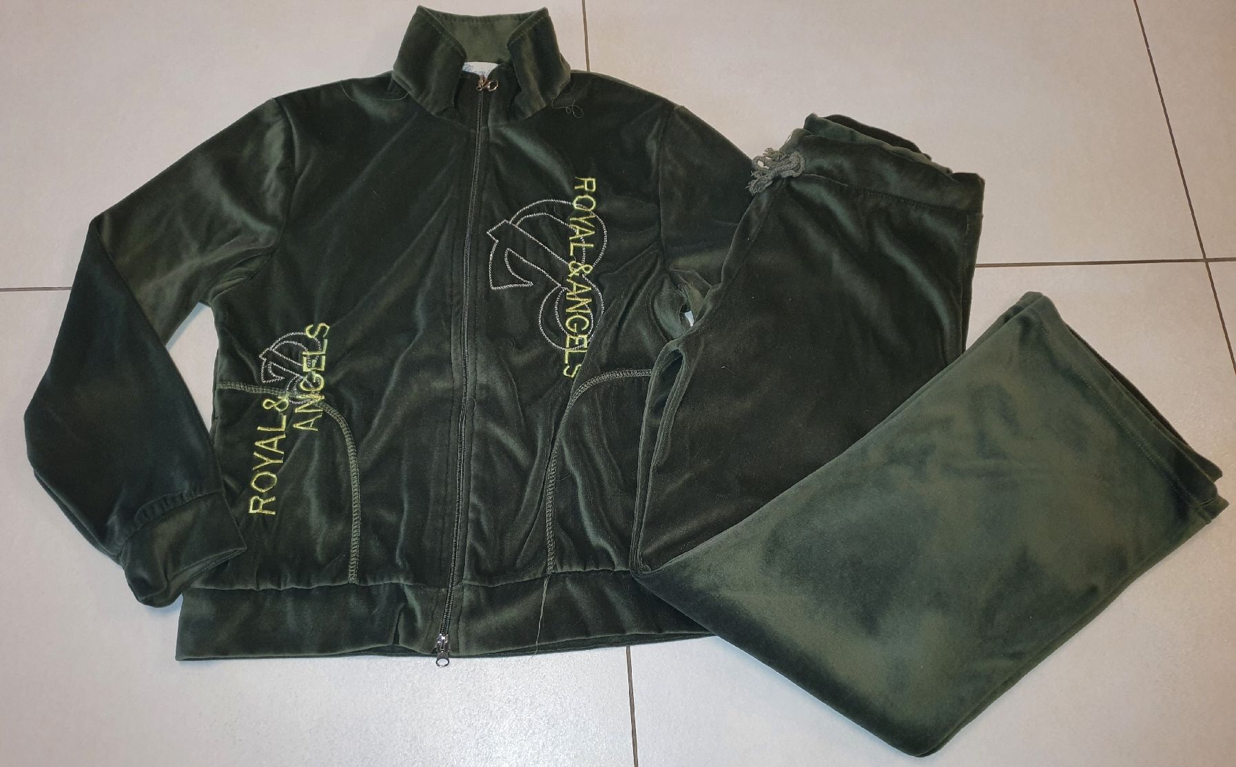 Sonstige Unterwäsche: Ensemble d intérieur taille 34 – Neu (gemäss Beschreibung) aus Vouvry von Arwenne 1