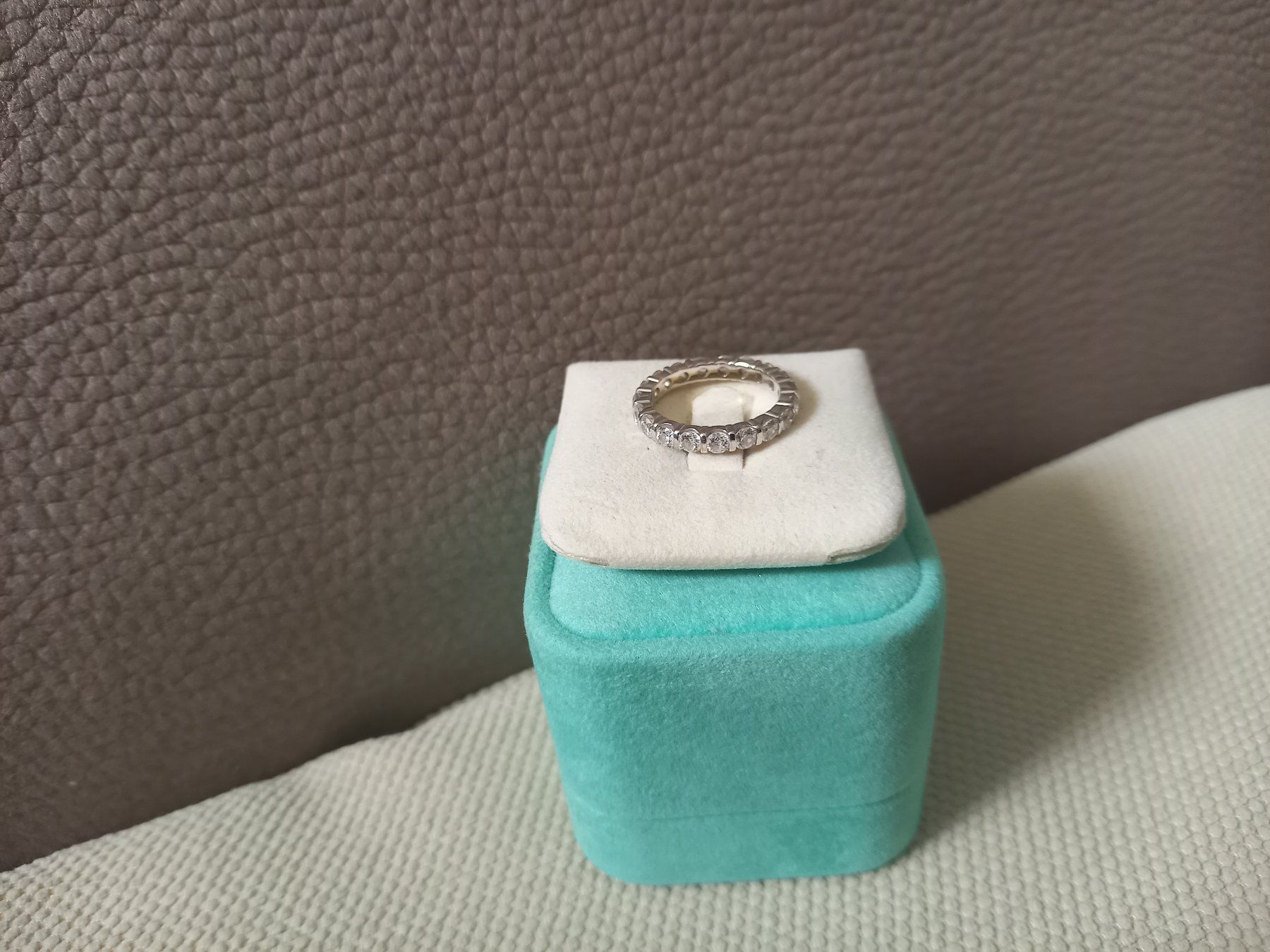 Bagues: Schöner Alliance-Ring mit Zirkonia Steinen – D'occasion à Rickenbach LU par luxury44 3