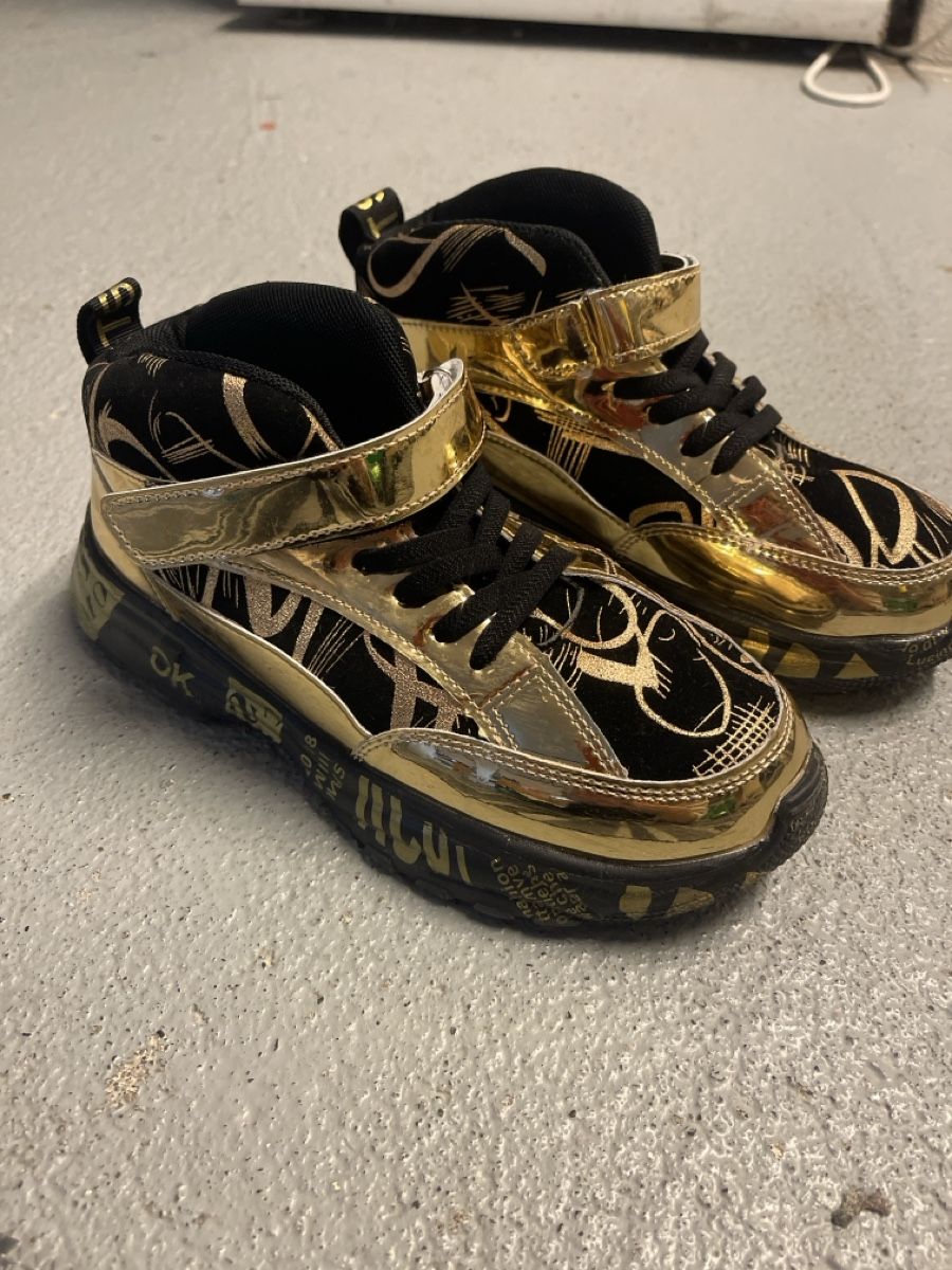 Scarpe per ragazzi: Schuhe kaum getragen  – Nuovo (secondo la descrizione) da Hindelbank venduto da Silya1