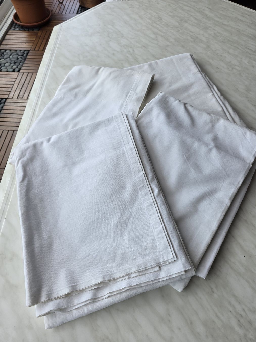 Biancheria da letto: 4  white Cotton Bedsheets. – Usato da Hinwil venduto da Ehretstock8