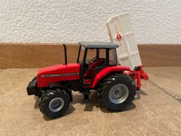 SIKU Massey Ferguson 4270 mit Kuhn