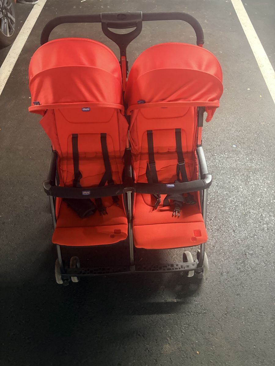 Chicco Carrozzine: Chicco Zwillingskinderwagen rot – Usato da Inwil venduto da Mira32