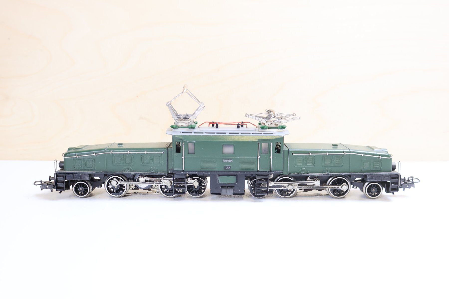 Märklin Modellini di ferrovie: Märklin SBB Krokodil E-Lok 3015 - Gussmodell – Difettoso da Winterthur venduto da Monstera 1