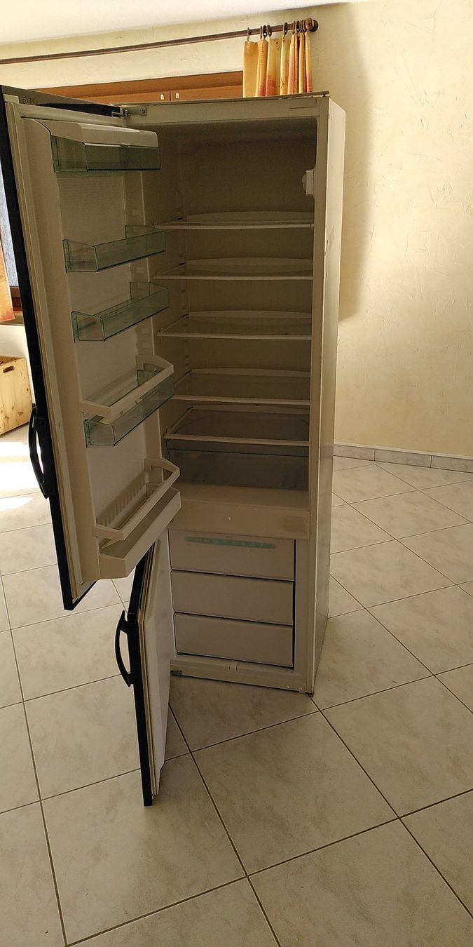 Electrolux Frigoriferi: Frigo/Congélateur Electrolux a encastrer – Usato da Nax venduto da Heinanken 4