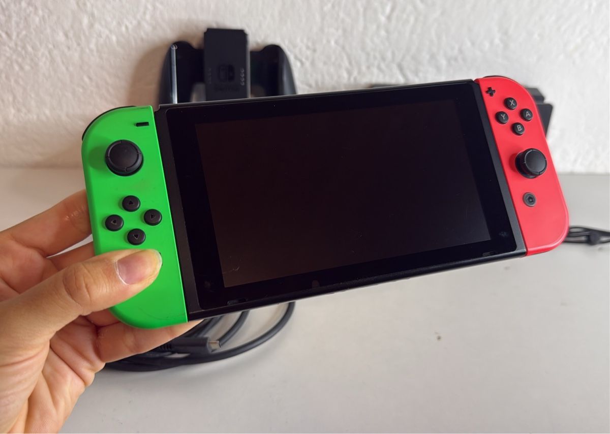 Nintendo Konsolen: Nintendo Switch Console - with everything u need! 🎮 – Gebraucht aus Ehrendingen von bubulence 2