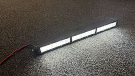 LED Lichtbalken 12 Volt, dreiflutig