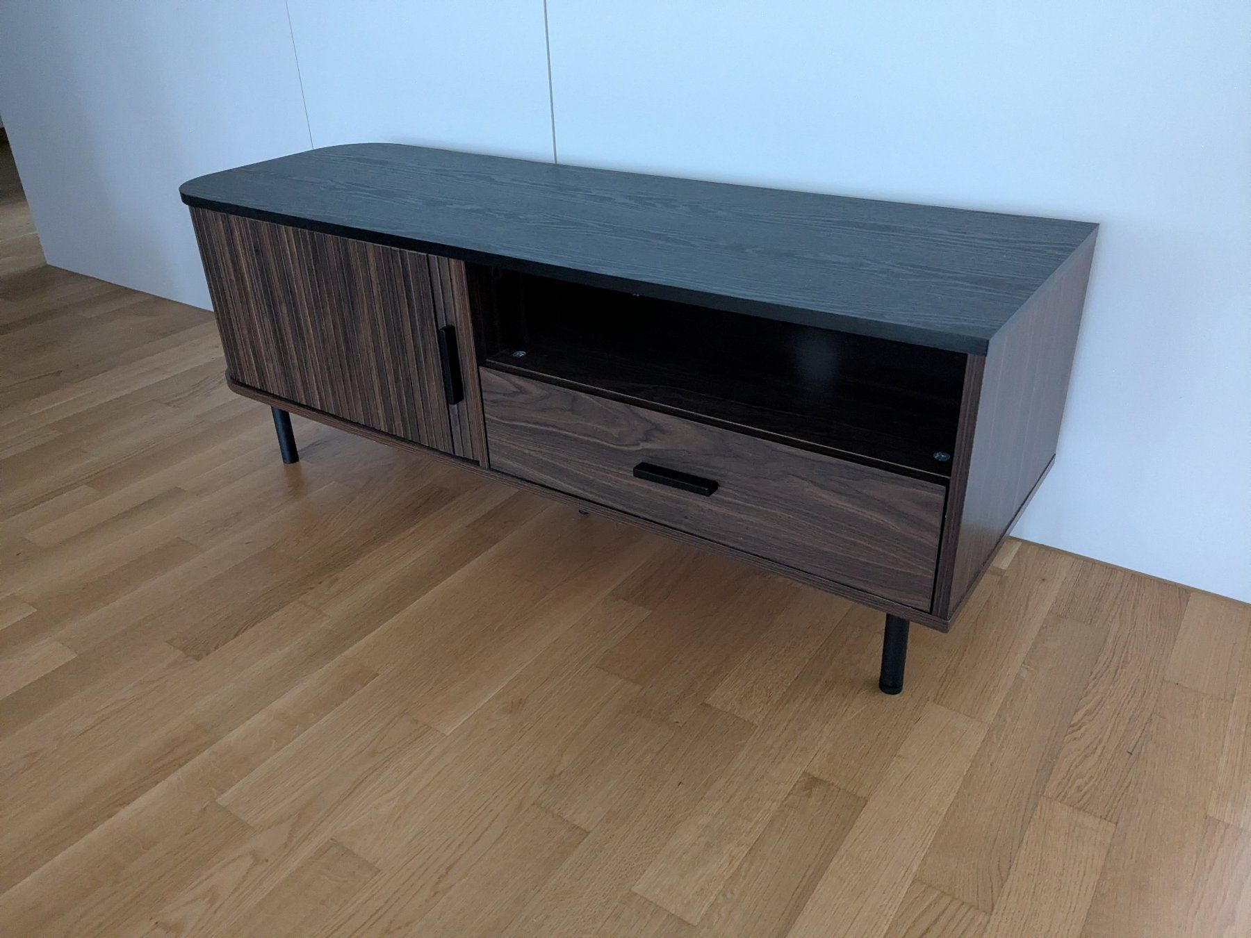 Beliani Meubles TV: TV Möbel in Nussbaumoptik – D'occasion à Bern par ced_xq8r 1