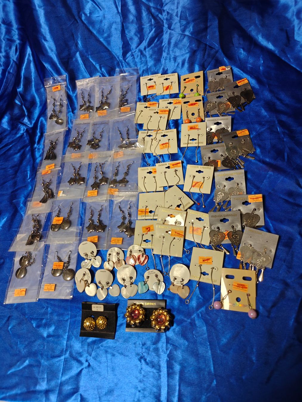 Sonstiger Schmuck: Konvolut Modeschmuck Ohrringe – Neu und originalverpackt aus Gutenswil von Vulcano21