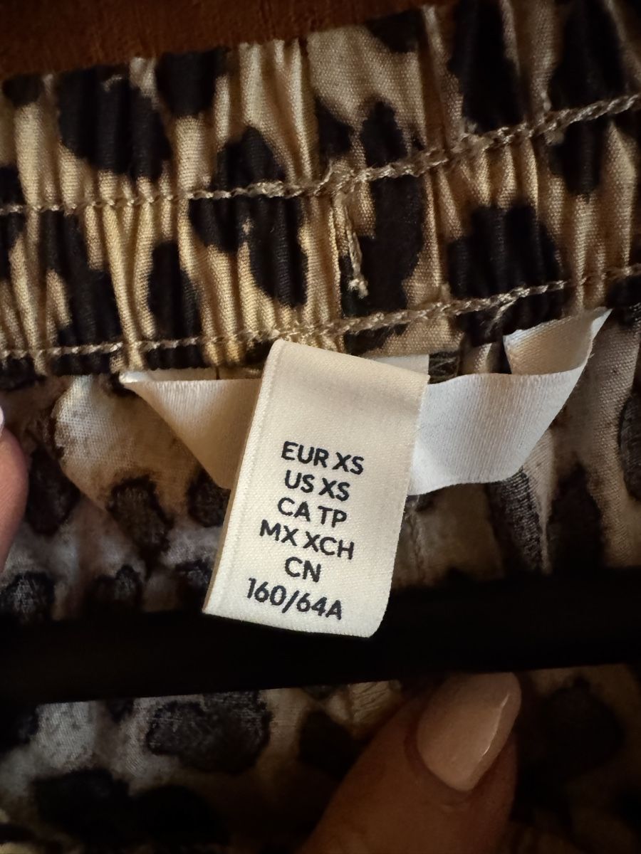 H&M Hosen: Pantalon imprimé léopard taille élastique – Neu (gemäss Beschreibung) aus Blonay von Celuna 1