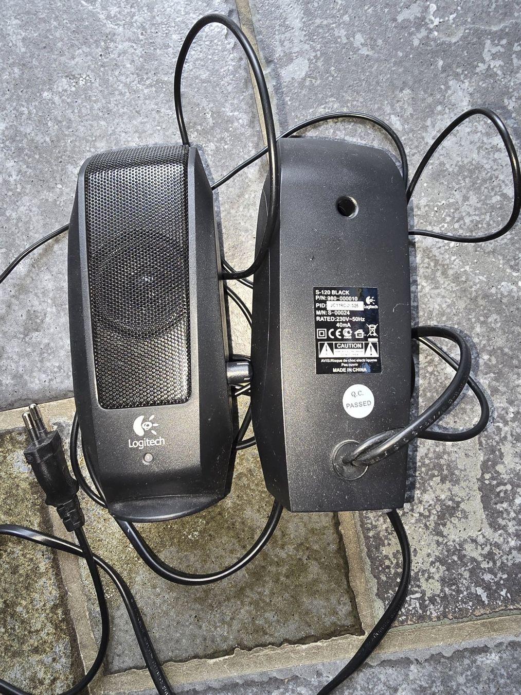Logitech Lautsprecher: Lautsprecher Logitec S-120 black – Gebraucht aus Wollerau von Skyrush