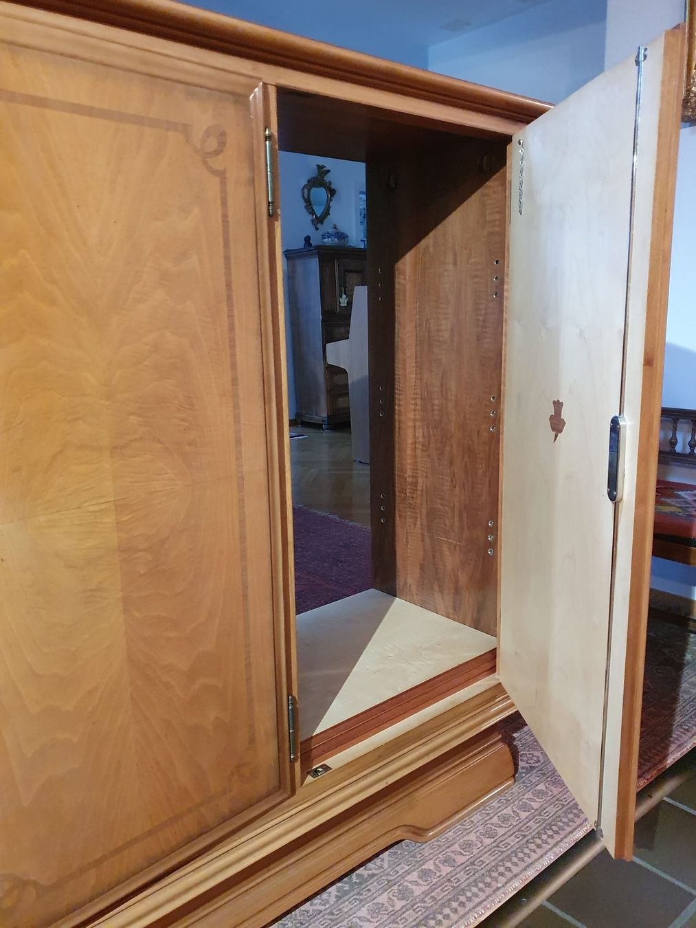 Credenze: Buffet aus Nussbaumholz – Usato da Lyss venduto da rox_pm9x 5