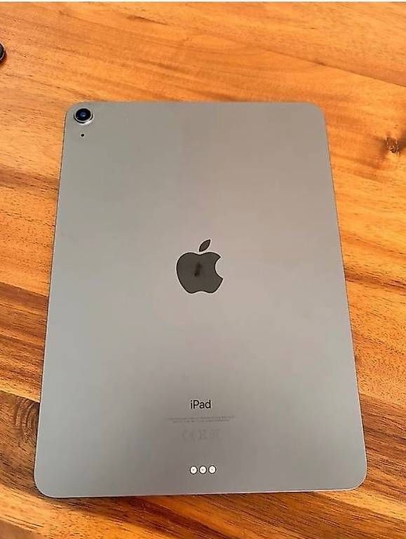 Apple Tablet PC: Apple iPad 4.Gen inkl Magic Keyboard Original – Usato da Kloten venduto da gioca09 1