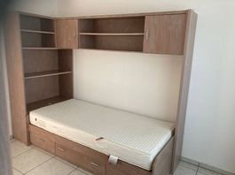 Platzsparendes Bett 90×200 mit Stauraum  sehr gepflegt