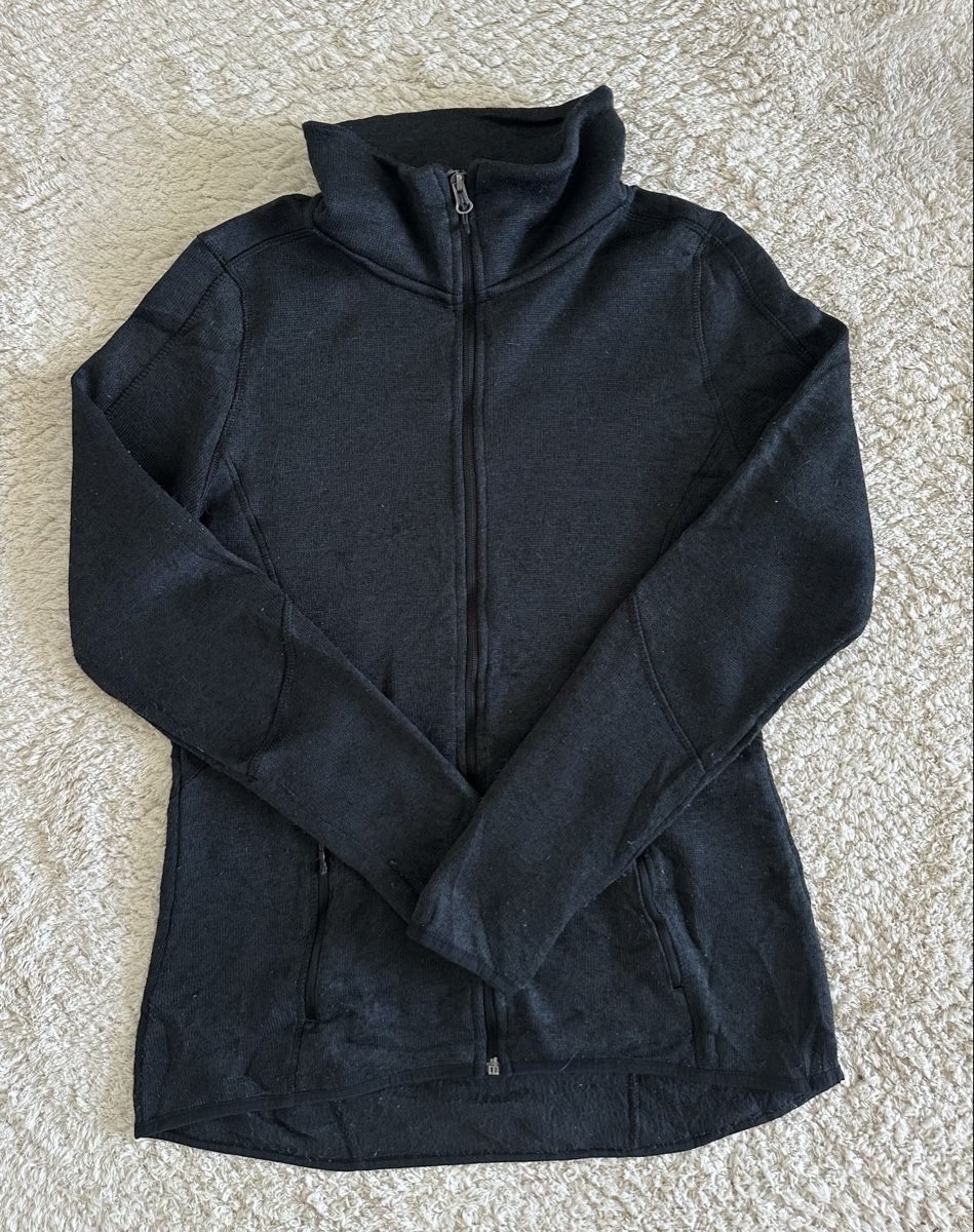 Champion Jacken: Champion Veste molletonnée zippée noire - Taille M – Gebraucht aus Neuchâtel von aliceguins
