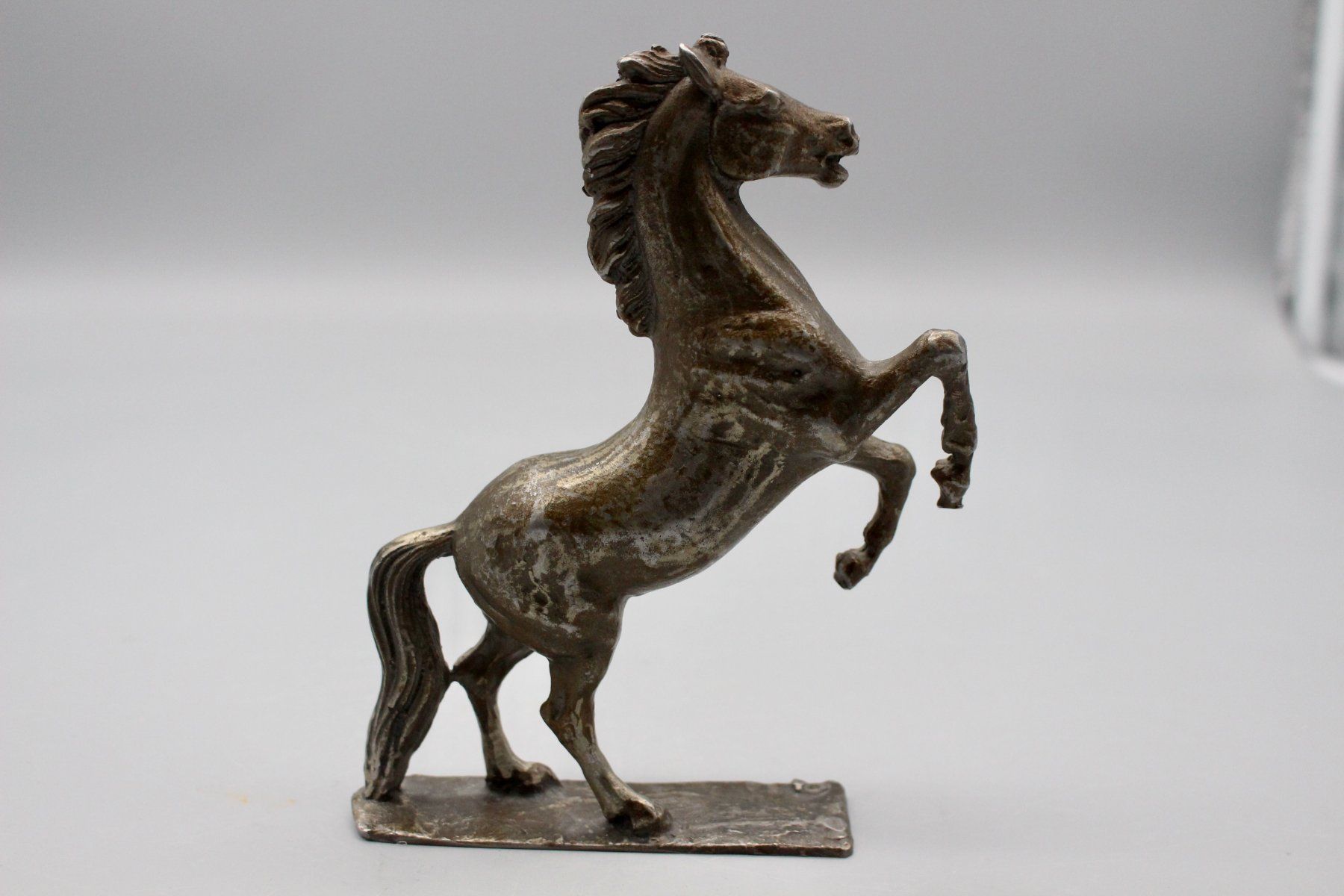 Sculture & Statue: Alte Pferdeskulptur Steigender Hengst – Usato da Bruettisellen venduto da Collector_Store 3
