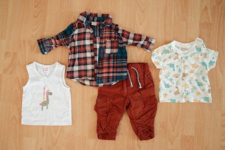 Schickes 4-teiliges Baby-Kleiderset Gr. 68