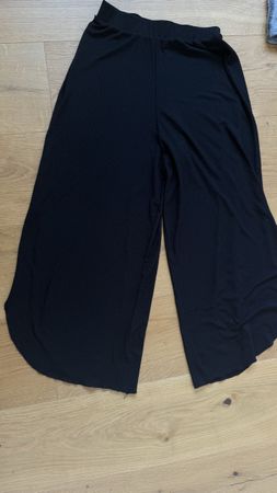 Schwarze Sommerhose von Zara, Gr. S,