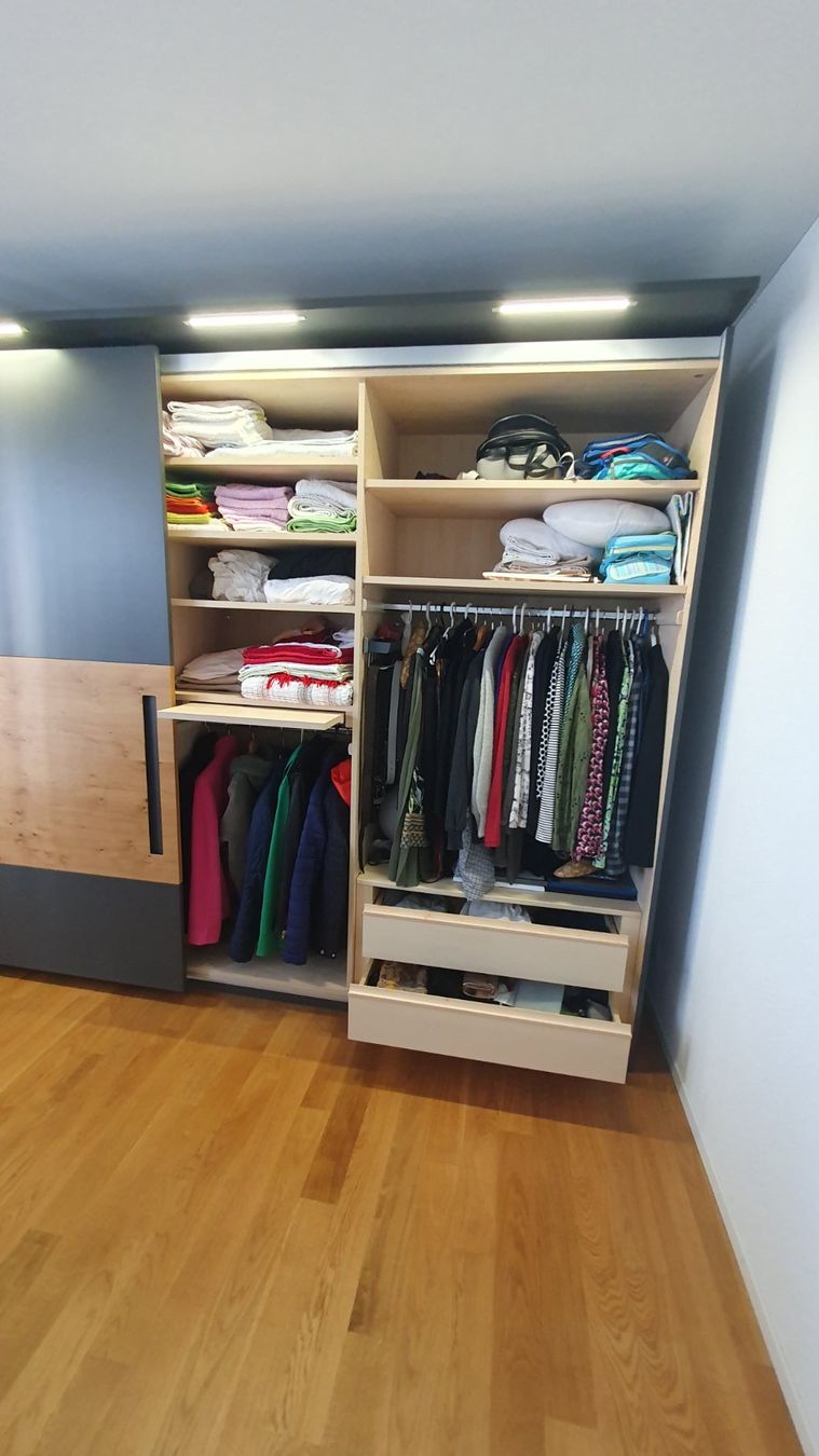 Letti: Kleiderschrank mit Bett und Kopfteil, Eiche/Anthrazit – Usato da Bözberg venduto da the_redsnapper 2