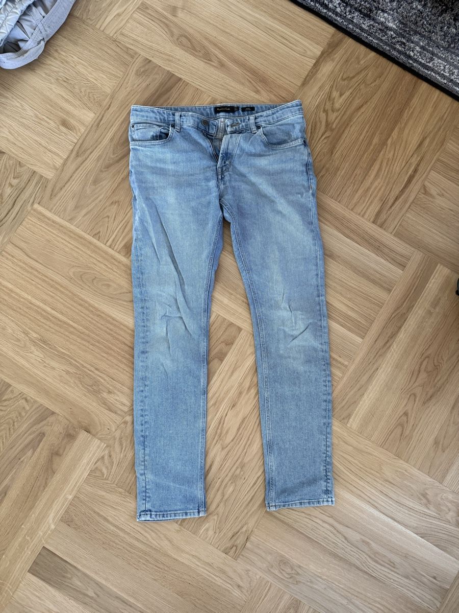 Massimo Dutti Jeans: Massimo Dutti Slim Fit Jeans Light Wash – Usato da Zürich venduto da max_9ym2