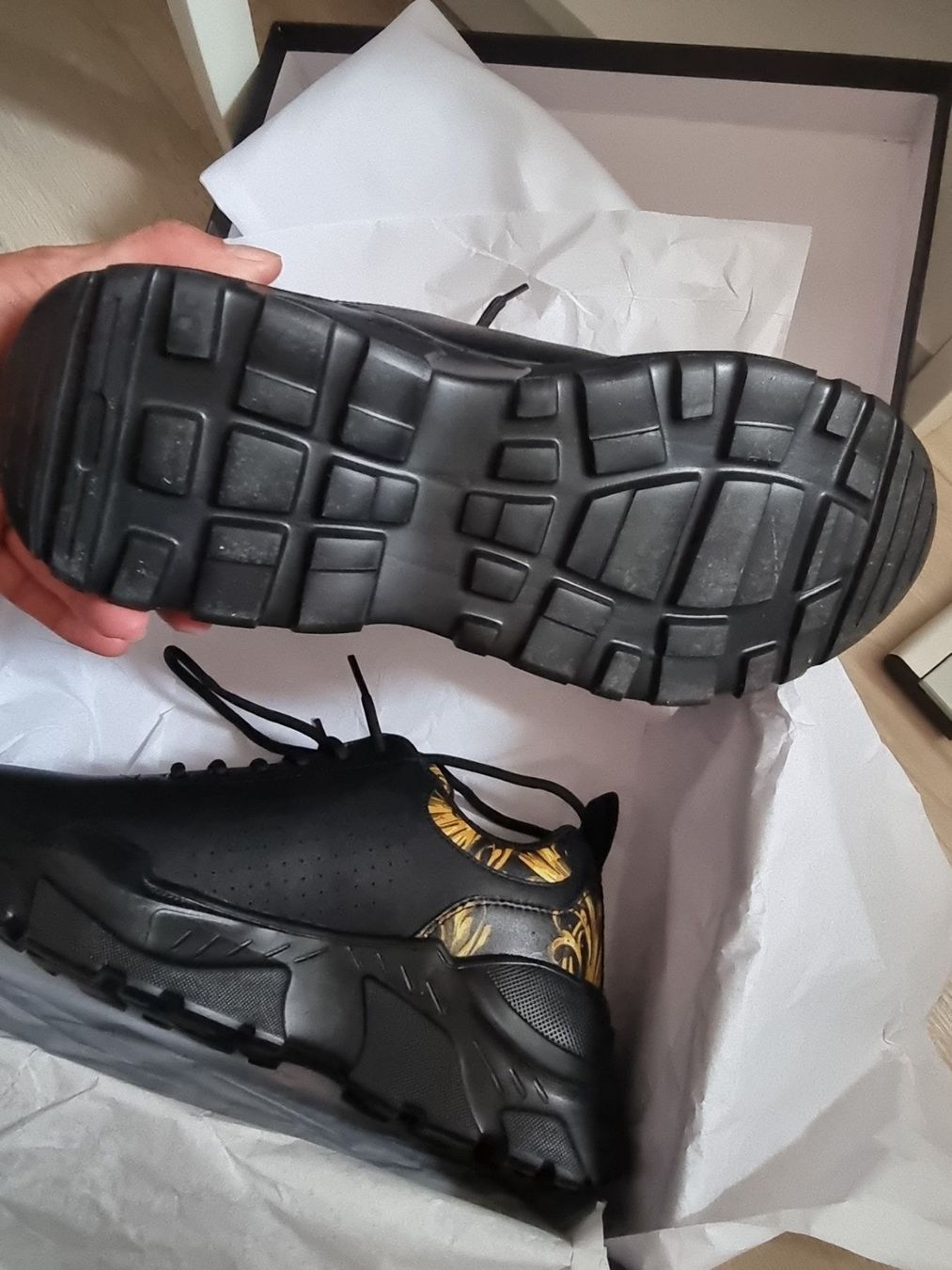 Versace Chaussures hommes: Versace Sneaker low 39 – Neuf avec emballage d'origine à Mauren par ehr_5cy6 3