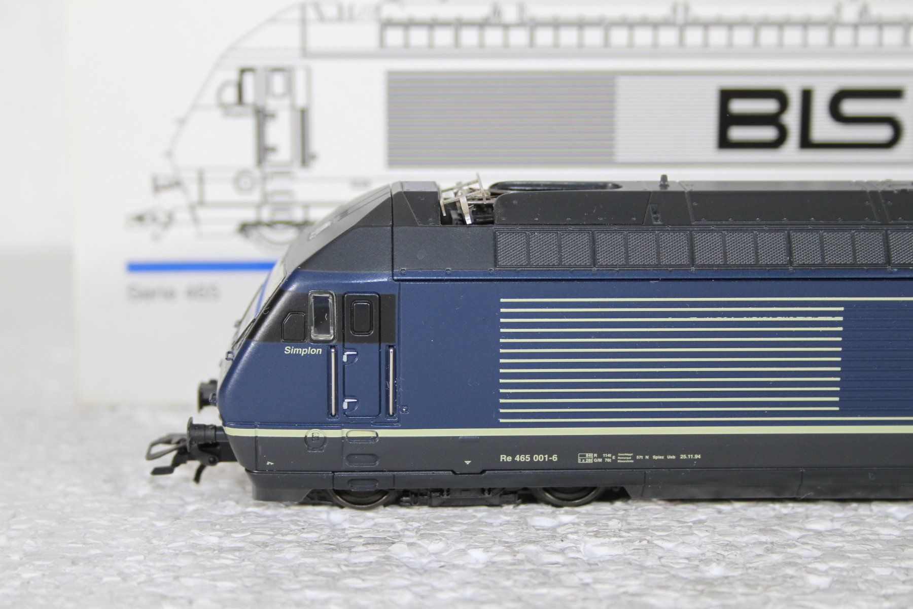 Märklin Modellini di ferrovie: Märklin 3463 BLS Re 465 analog – Usato da Triesen venduto da gleis8 1
