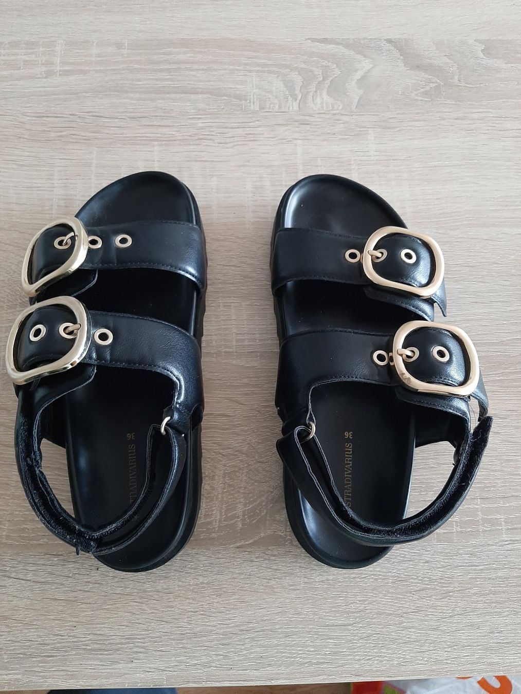 Stradivarius Scarpe da donna: Sandale schwarz Gr. 36 Stradivarius – Usato da Menziken venduto da Rien1