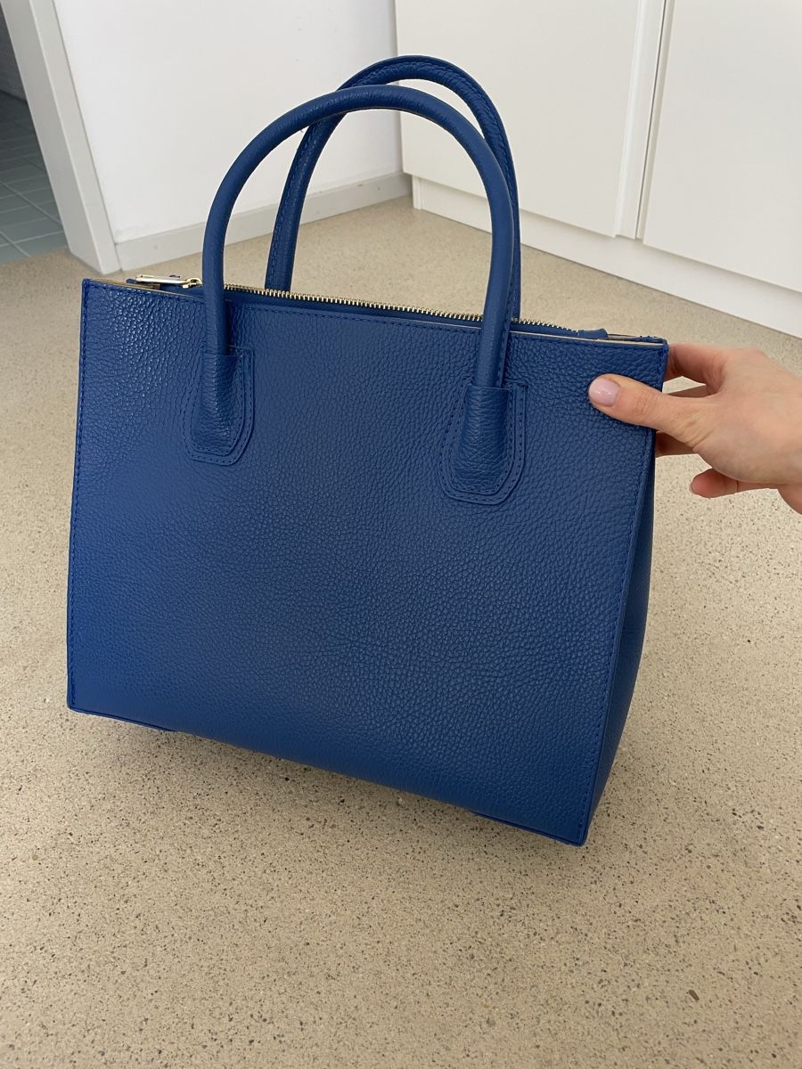 Taschen für Damen: Elegante blaue Ledertasche neuwertig – Gebraucht aus Zürich von aglier 1