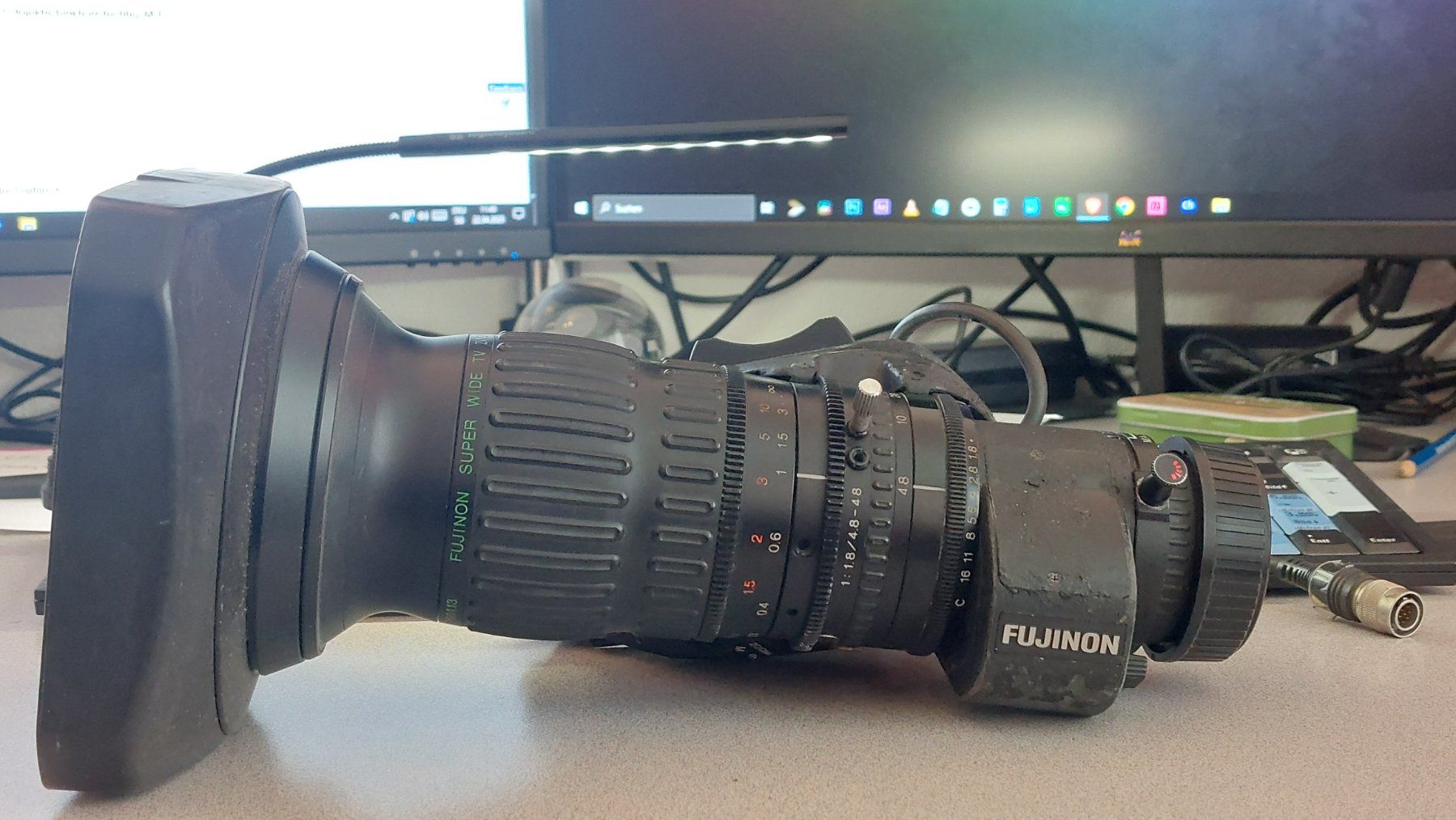 Blackmagic Videocamere: Fujinon A10x4.8 BEVM-28 Weitwinkelobjektiv 2/3" B4 Mount – Usato da Rheineck venduto da FMPTV 1