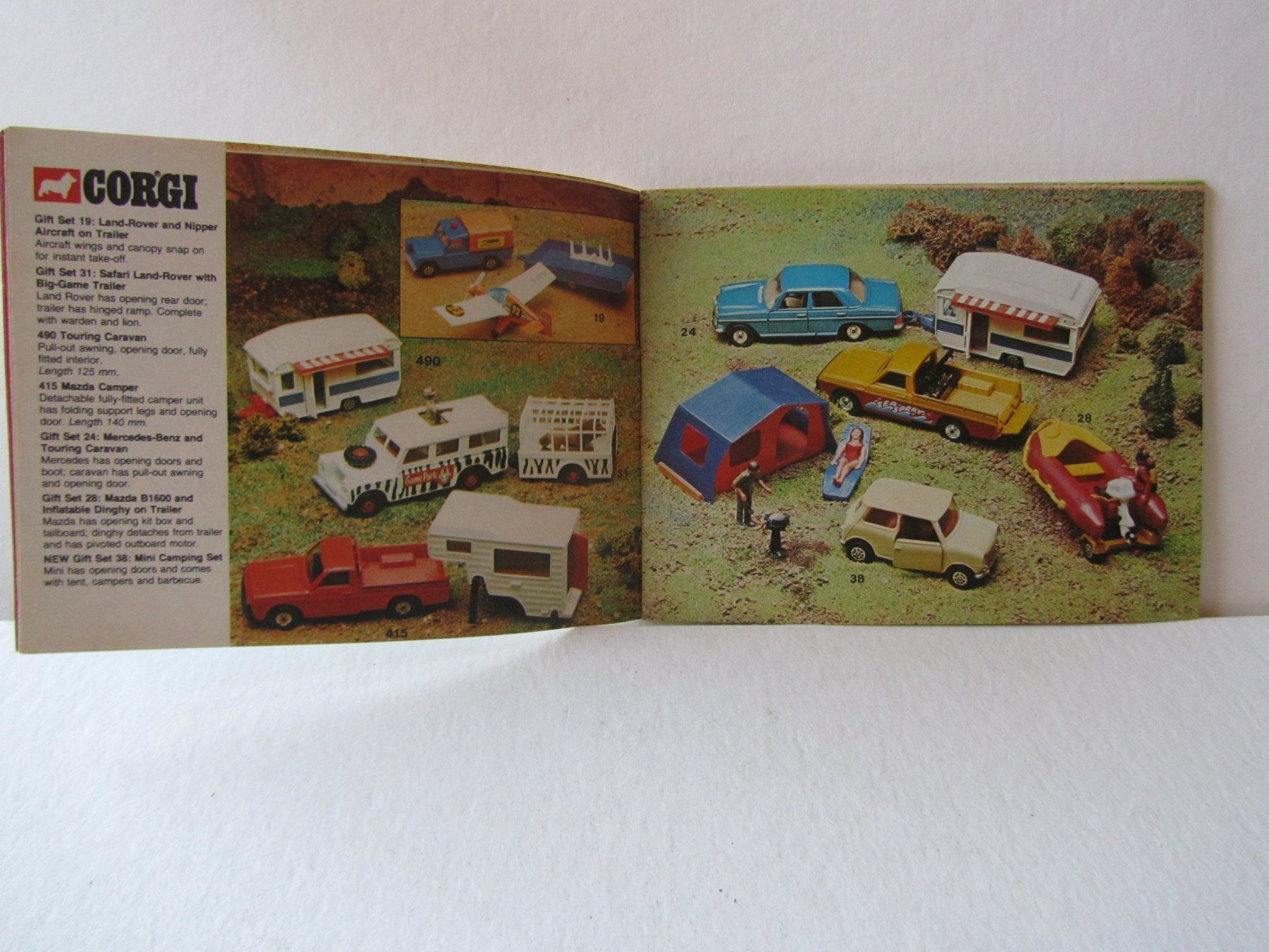 Corgi Toys Modellini d'auto: Corgi Toys- / Corgi Junior Prospekt von 1977 – Usato da Weiningen ZH venduto da dietsch57 1
