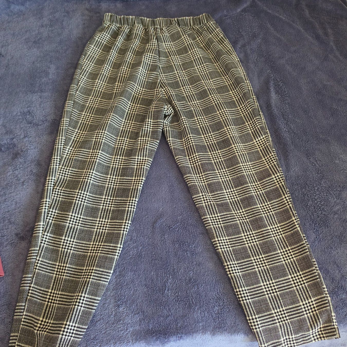 H&M Pantalons: H&M karierte Hose Gr. 38 – Neuf (Voir description) à Fehraltorf par shiilaa.hoot 1