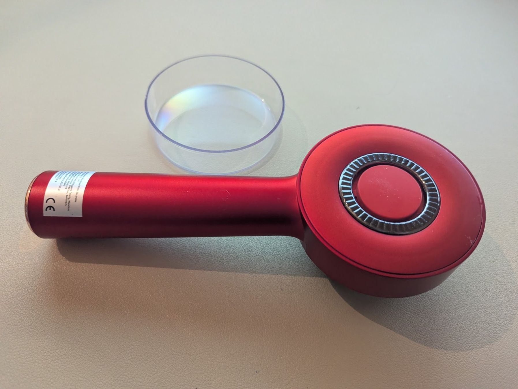 Appareils de massage: Elektrisches Kopfhautmassagegerät mit Rotlicht – Neuf (Voir description) à Bern par aboutann 2