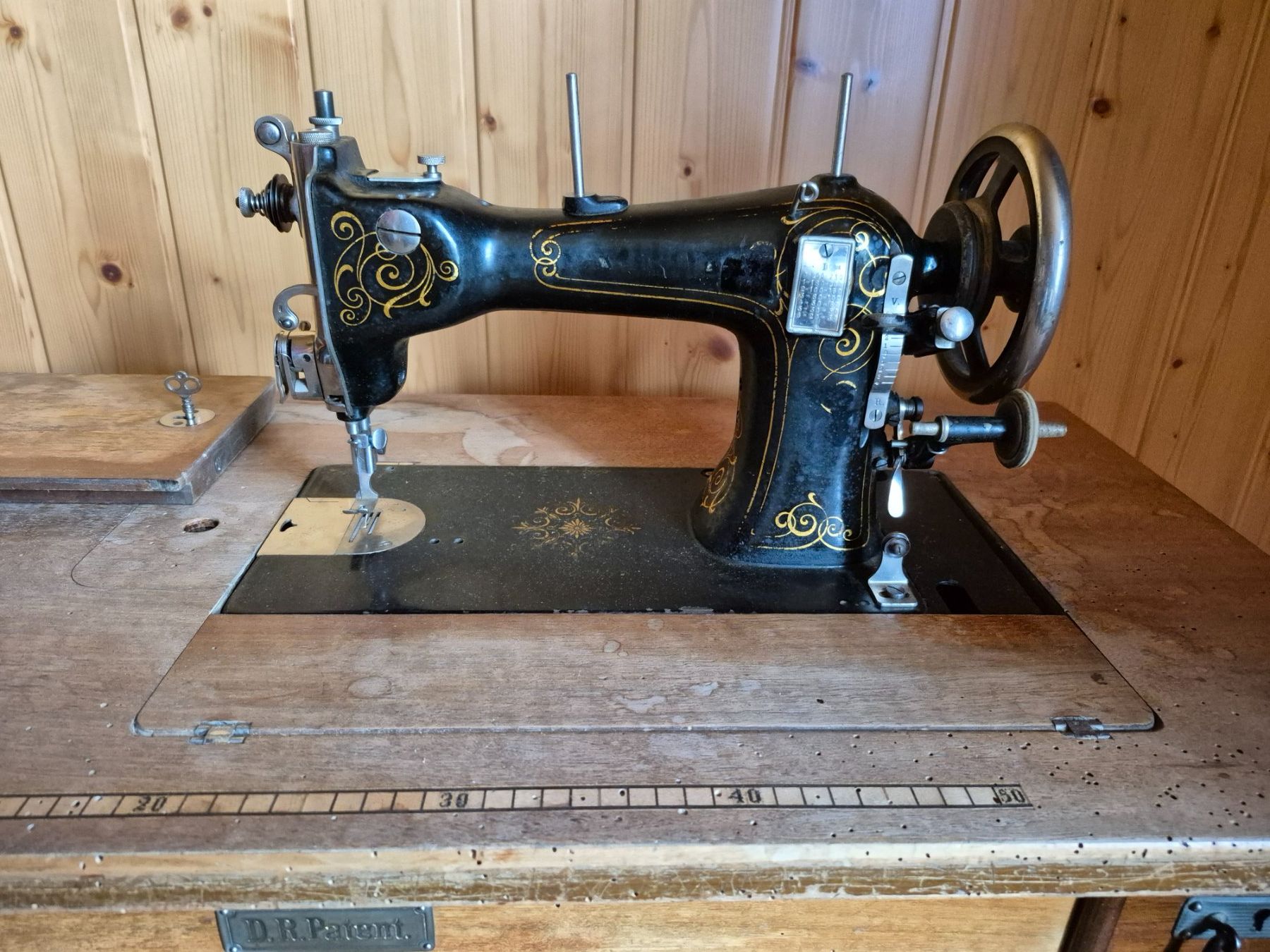 Adler Macchine da cucire: Nähmaschine – Usato da Stehrenberg venduto da ahb_9nb9 5