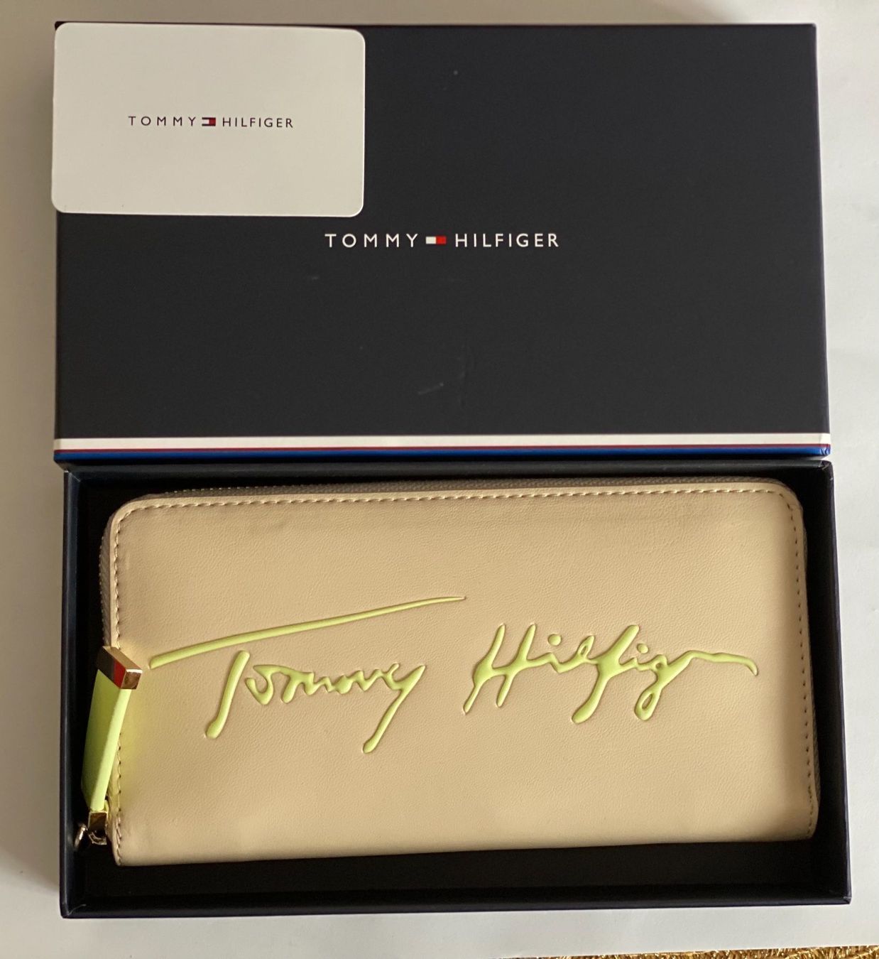 Tommy Hilfiger Portamonete: Tommy Hilfiger Iconic Large Geldbörse – Nuovo e nell'imballaggio originale da Oberaach venduto da Dandy2021 3