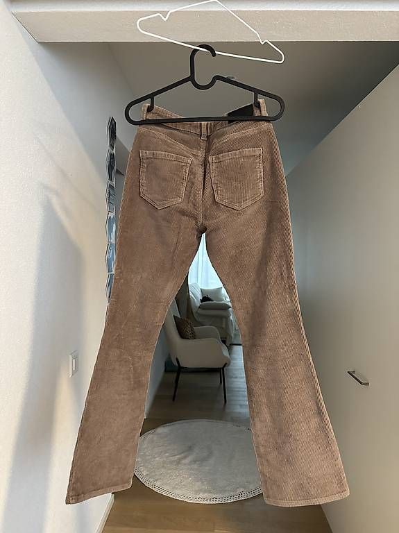 Pantaloni: ONLY Cordhose beige, Gr. 36/28 – Usato da Tübach venduto da AldinaHuskic 1