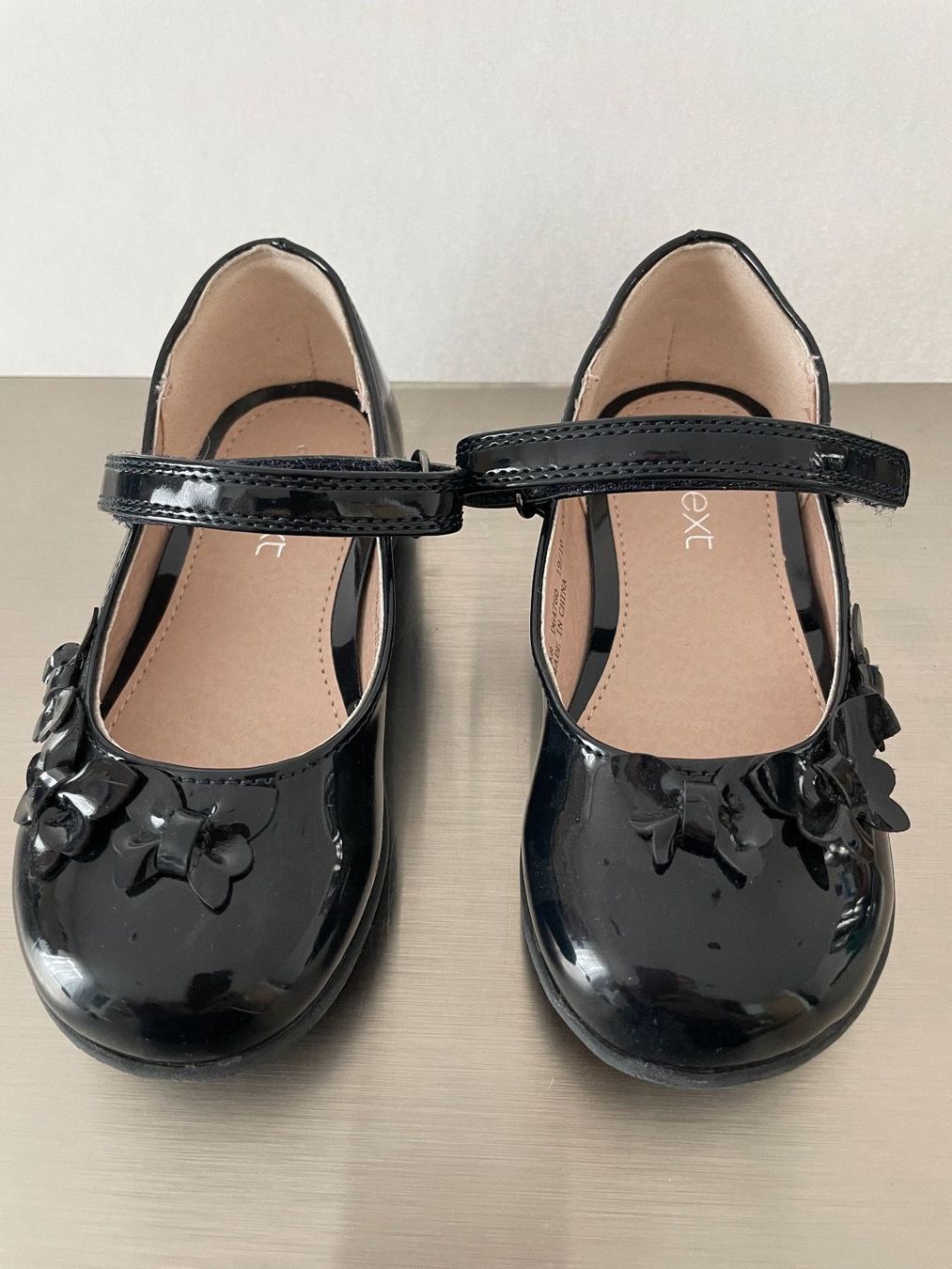Next Schuhe für Mädchen: Riemchenschuhe Next Gr. 25,5 – Gebraucht aus Glattpark(Opfikon) von Glatt19 2