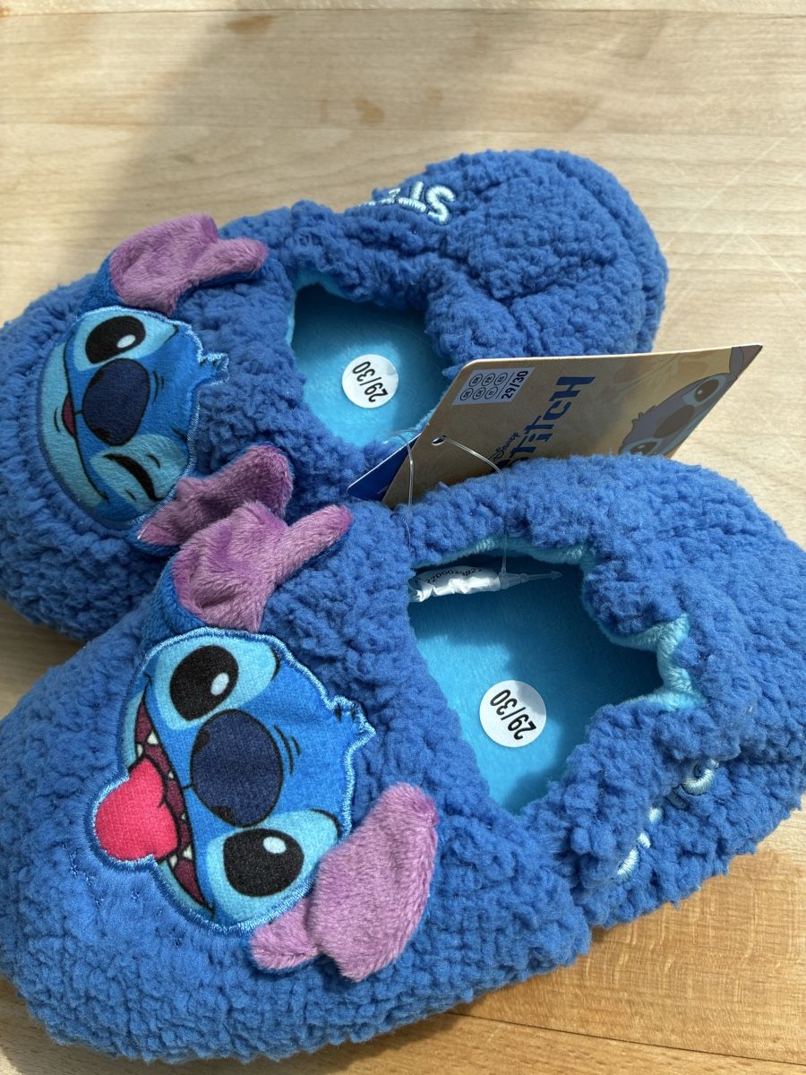 Scarpe per ragazzi: Lilo & Stitch Hausschuhe Größe 29/30 NEU – Nuovo e nell'imballaggio originale da Wolfwil venduto da NewGirl 1