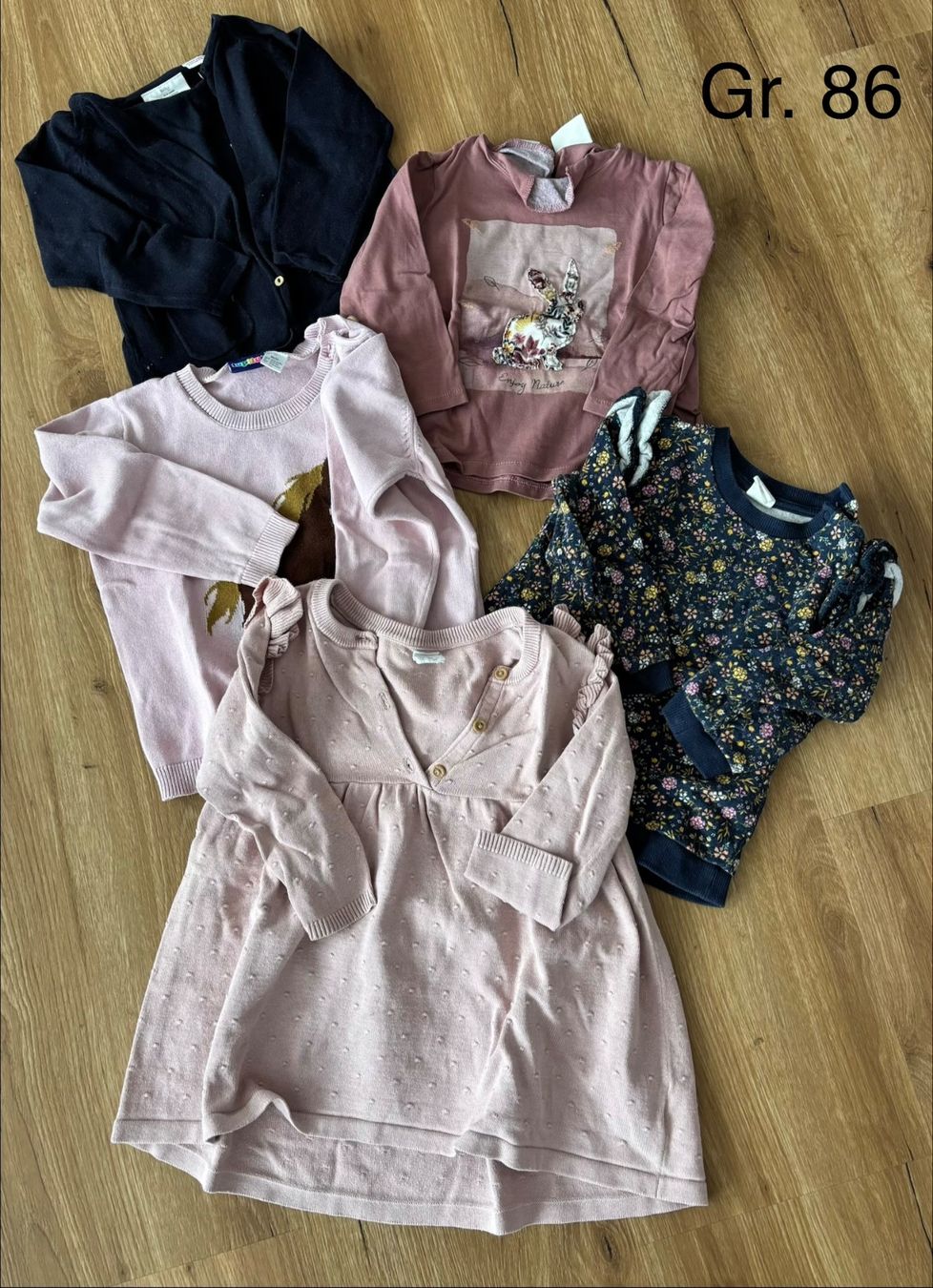 Lotti & Set di vestiti: Kleiderpaket Gr. 86 – Usato da Oberiberg venduto da mon_q7c2 1