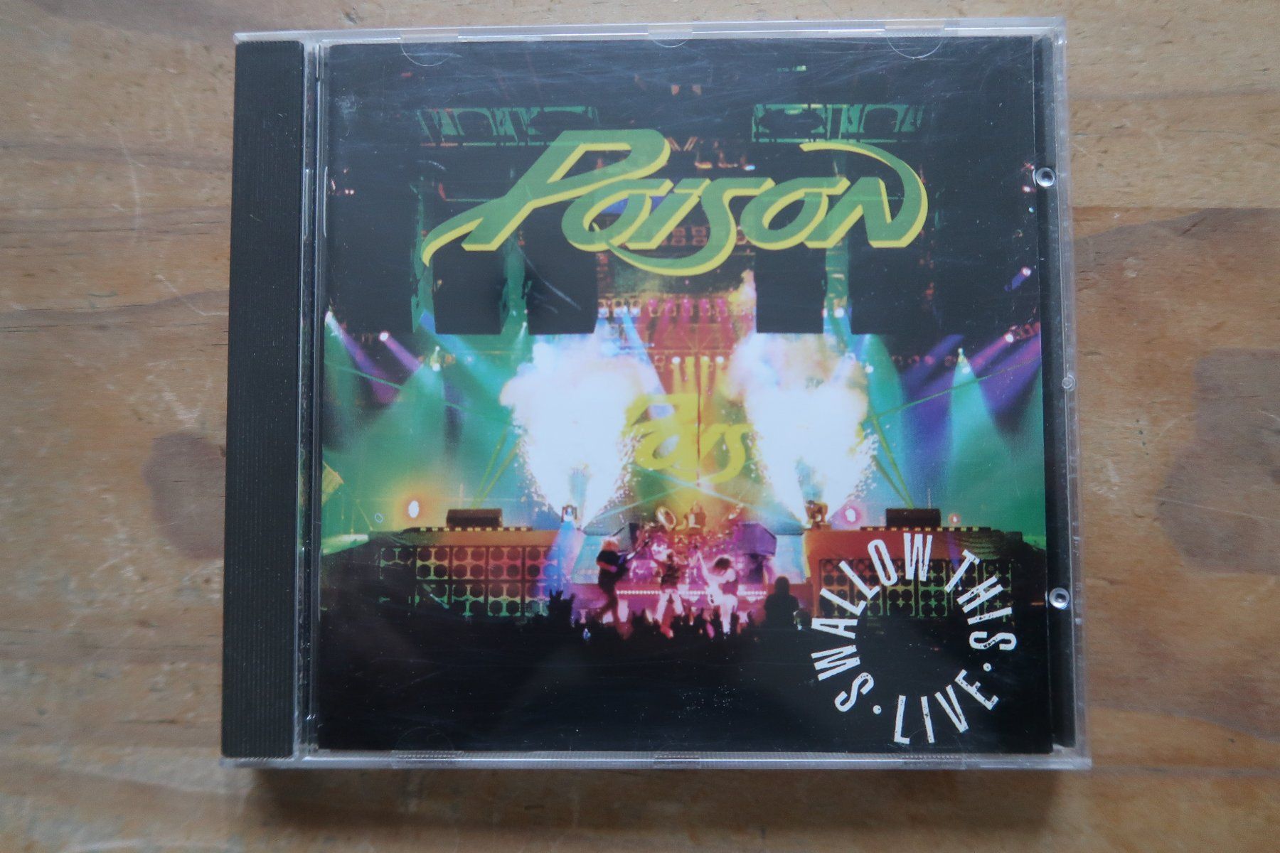 CDs: POISON - SWALLOW THIS LIVE - CD – Gebraucht aus Basel von Patiscat