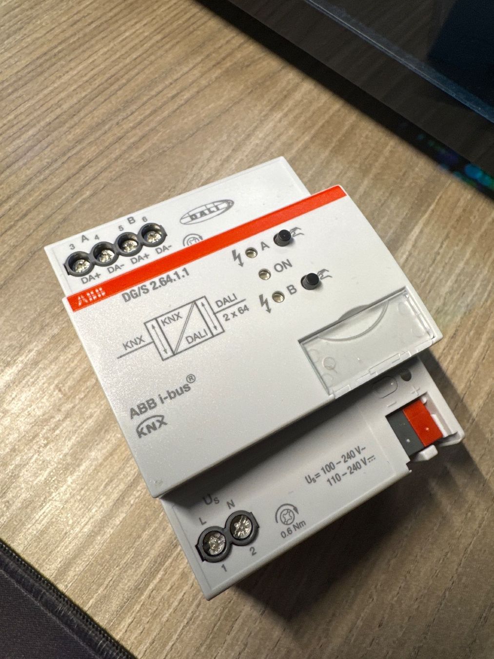 ABB Componenti elettronici: KNX Dali DG/S2.64.1.1 – Usato da Forel (Lavaux) venduto da Hydro289