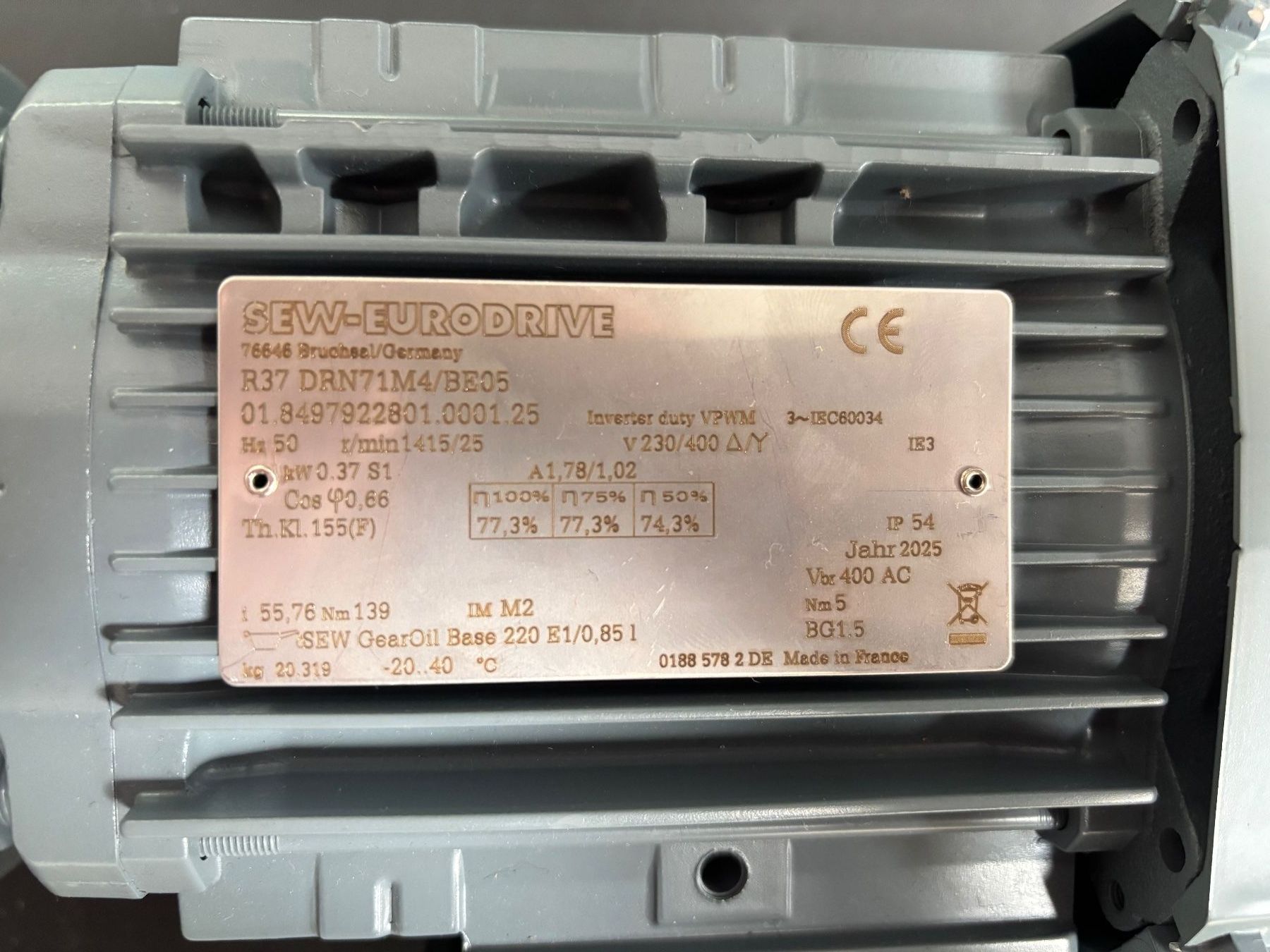 Sew-Eurodrive  Motori: Elektromotor mit Getriebe 0.37kW – Nuovo (secondo la descrizione) da Horw venduto da asdf1414 1