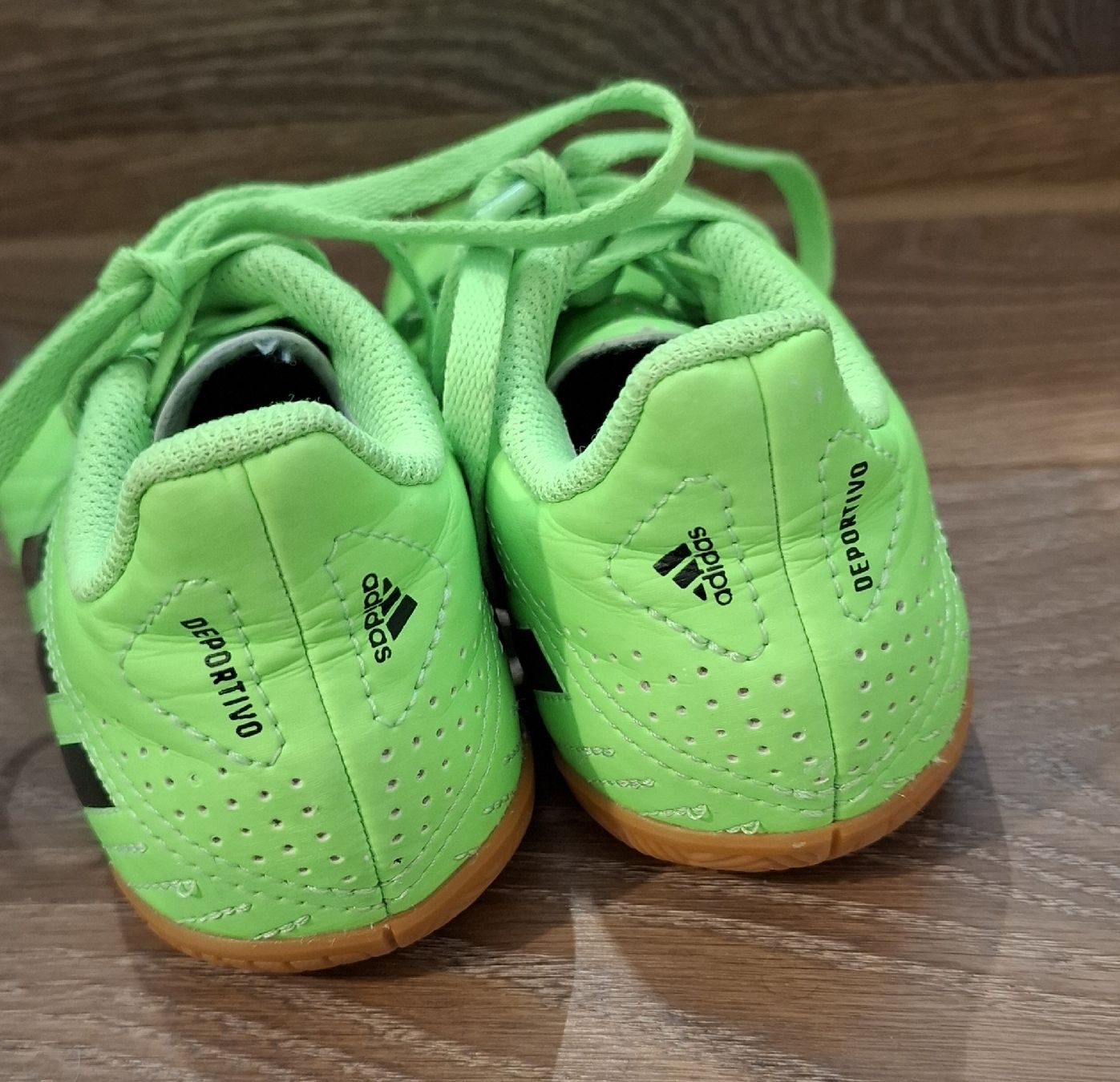 Adidas Scarpe per ragazzi: Hallenschuhe Adidas 30 – Usato da Alpthal venduto da Ing3_rid 3