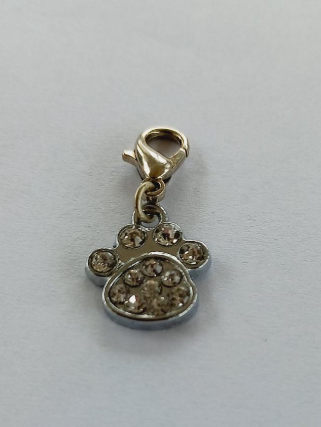 Portachiavi: Charm Anhänger mit Silber Karabinerverschluss – Nuovo e nell'imballaggio originale da Winistorf venduto da acreativ4 2