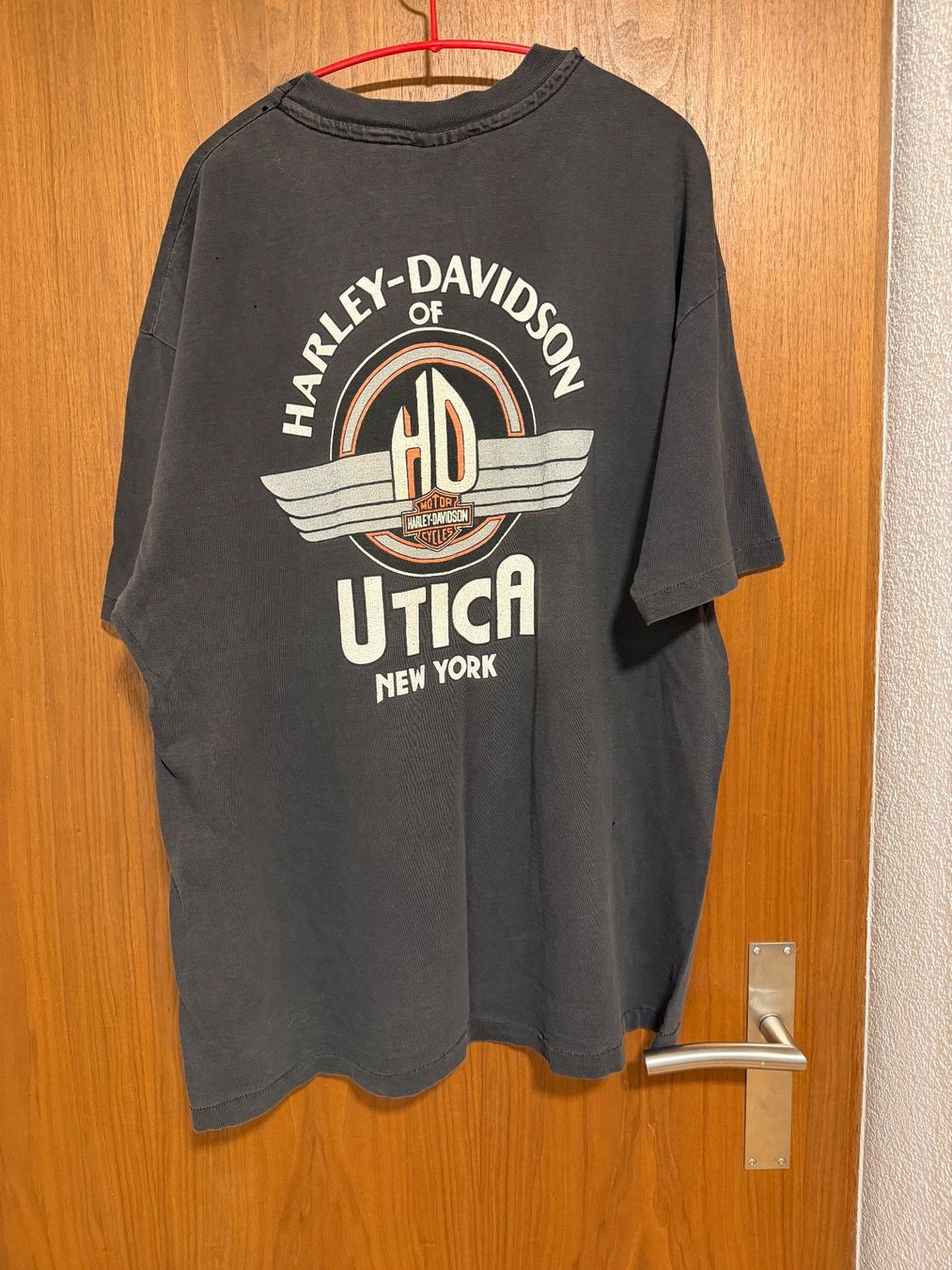 Harley-Davidson T-shirt: Vintage Harley Davidson Roadrunner T-Shirt – Usato da Kloten venduto da Sadushk 1