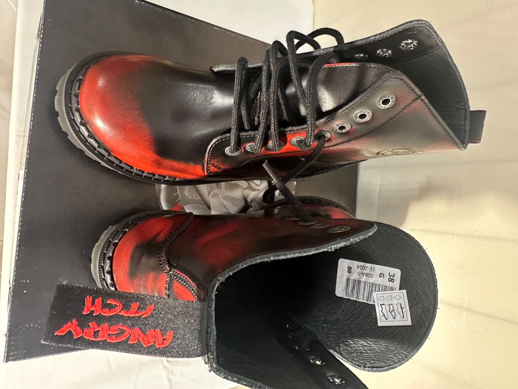 Scarpe per cavalli: Angry Itch, modèle "8-Hole Light". – Nuovo e nell'imballaggio originale da Onex venduto da eri_jx6q 1