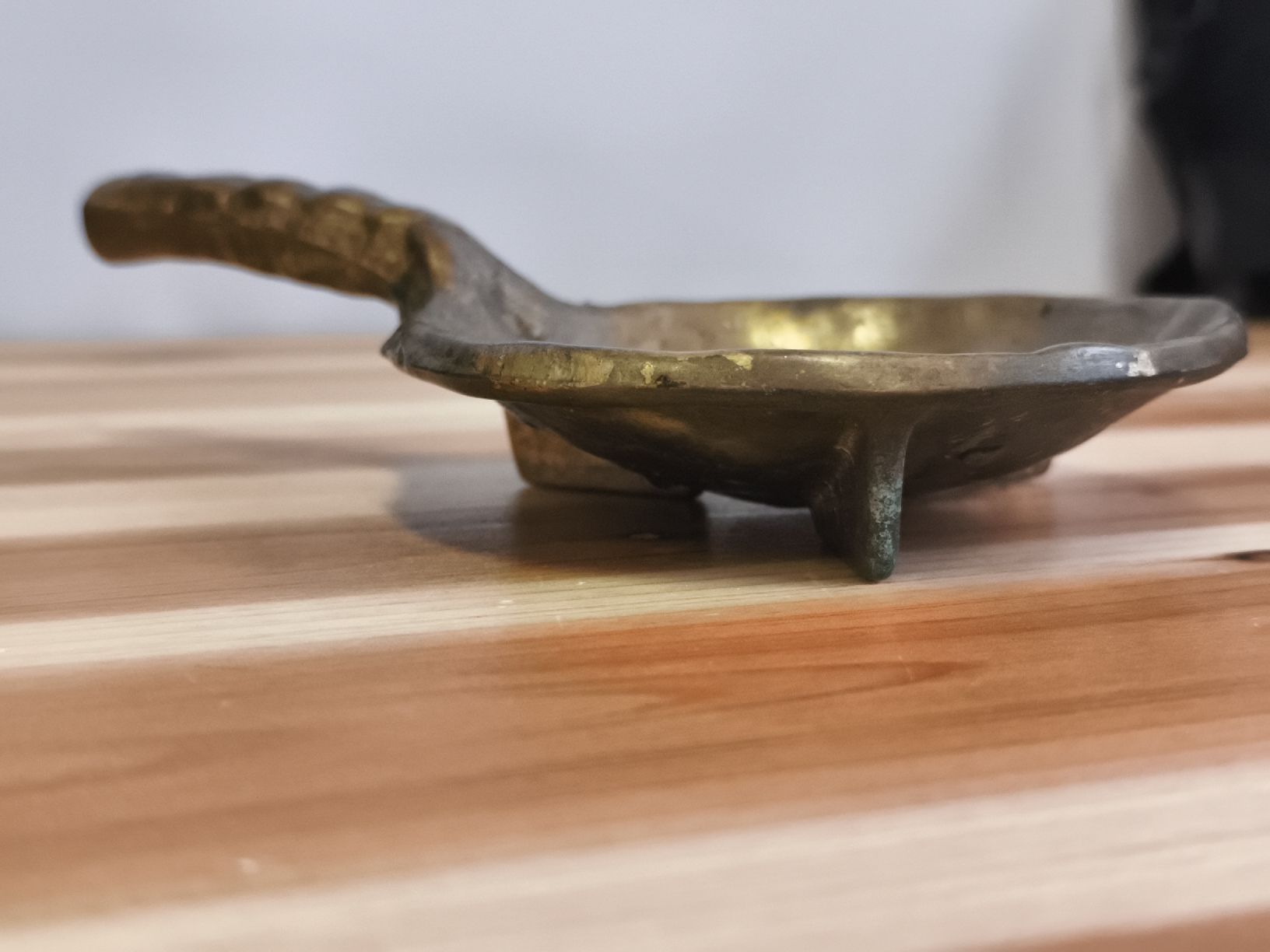 Portacenere: Aschenbecher Eichenberger & Cie Messing Vintage(A75) – Usato da Künten venduto da Schnaepplihuus 1