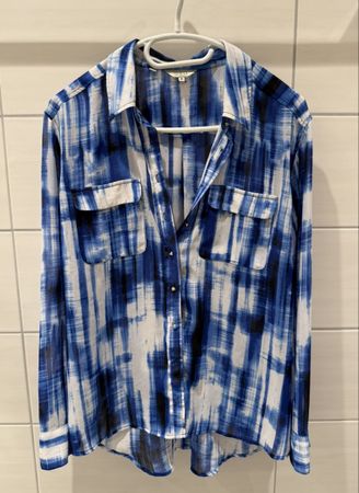 Guess chemise bleu et blanc taille M parfait état!