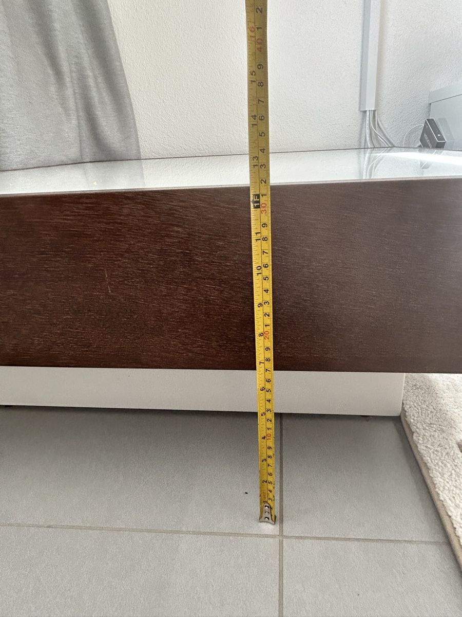 Tische: Glass-Top Coffee Table - Modern Design – Gebraucht aus Dübendorf von sarniacz 2