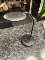 Lampe de bureau LED et chargeur QI