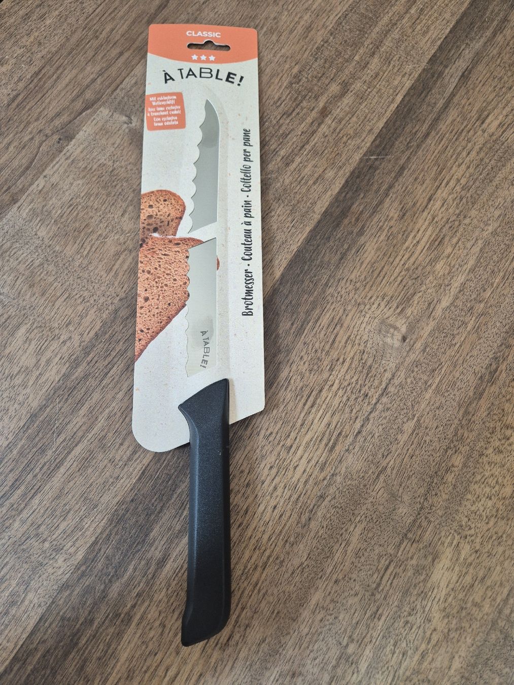 Couteaux de cuisine: Brotmesser A TABLE Classic schwarz neu – Neuf avec emballage d'origine à Steffisburg par Mallekobold