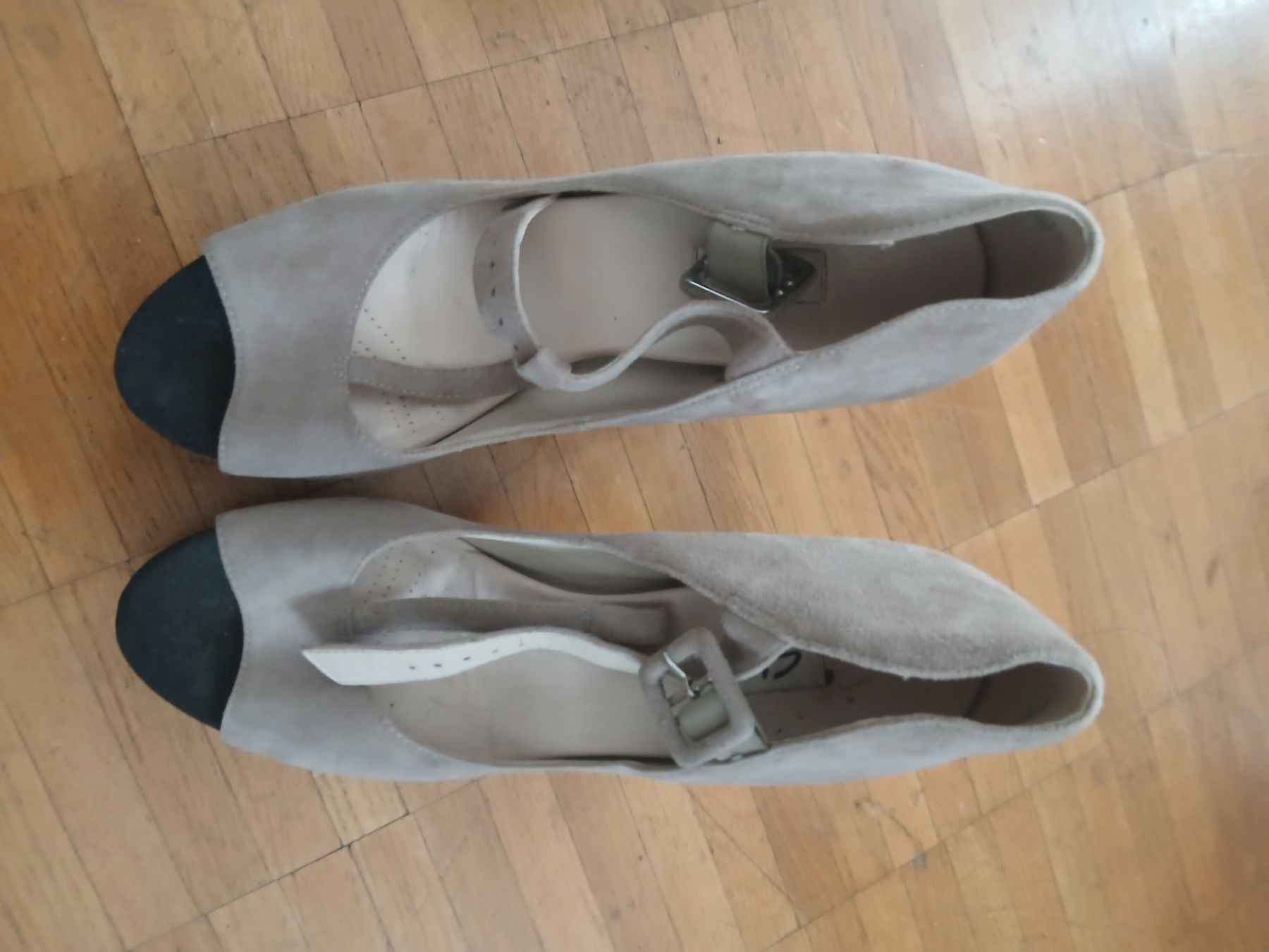 Clarks Scarpe da donna: Clarks Peeptoe Pumps beige Gr.40 – Usato da Zürich venduto da mel_2by5 1